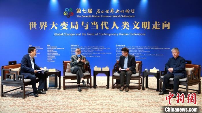 9月27日，第七屆尼山世界文明論壇首場(chǎng)高端對(duì)話舉行?！×籂?攝