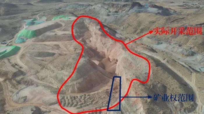 2021年12月11日，督察組使用無(wú)人機(jī)拍攝，銅鐵溝礦礦業(yè)權(quán)面積僅6.9畝，越界開采達(dá)182畝，超出26.4倍；實(shí)際開采深度達(dá)35米，遠(yuǎn)超采礦許可證允許開采深度要求
