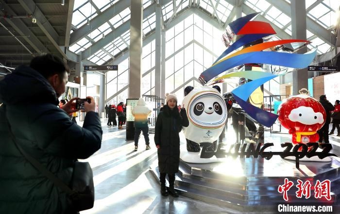 圖為滑雪場現(xiàn)場?！≡S婷 攝