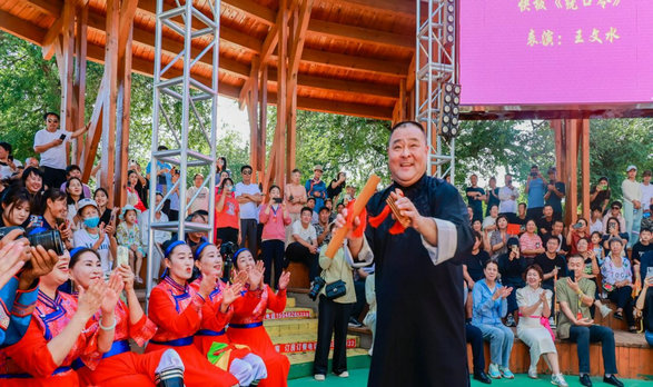 1754563544613288.jpg 演出1.jpg