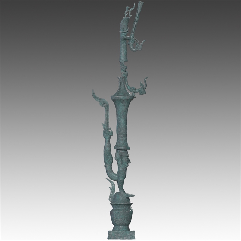 銅罍座倒立鳥足頂尊神像。四川省文物考古研究院供圖