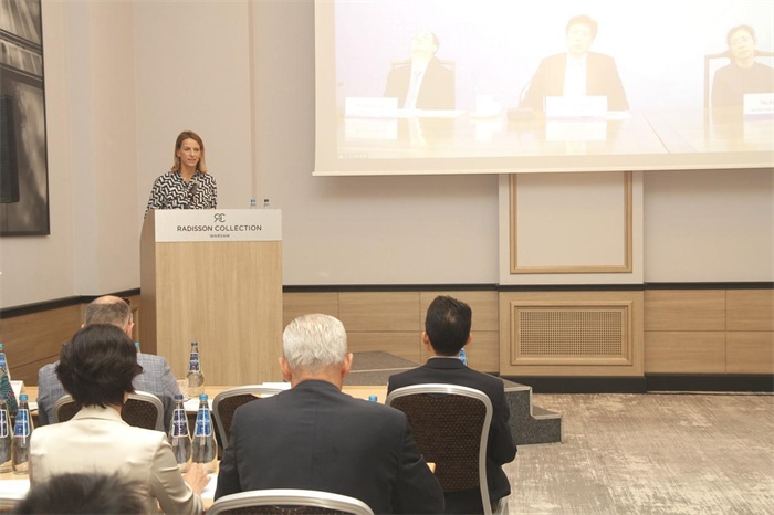 波蘭國家商會(huì)副主席卡羅麗娜致辭。