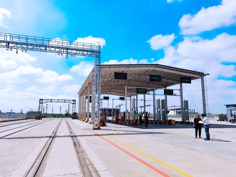 中歐班列（沈陽）集結(jié)中心貨運(yùn)通道。人民網(wǎng)記者 栗翹楚攝