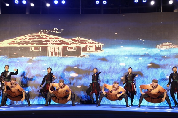 開幕式文藝表演。人民網(wǎng)記者 李乃妍攝