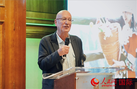 旅?作家魯珀特·帕克分享張家界旅行照片。人民網(wǎng) 郭錦標(biāo)攝