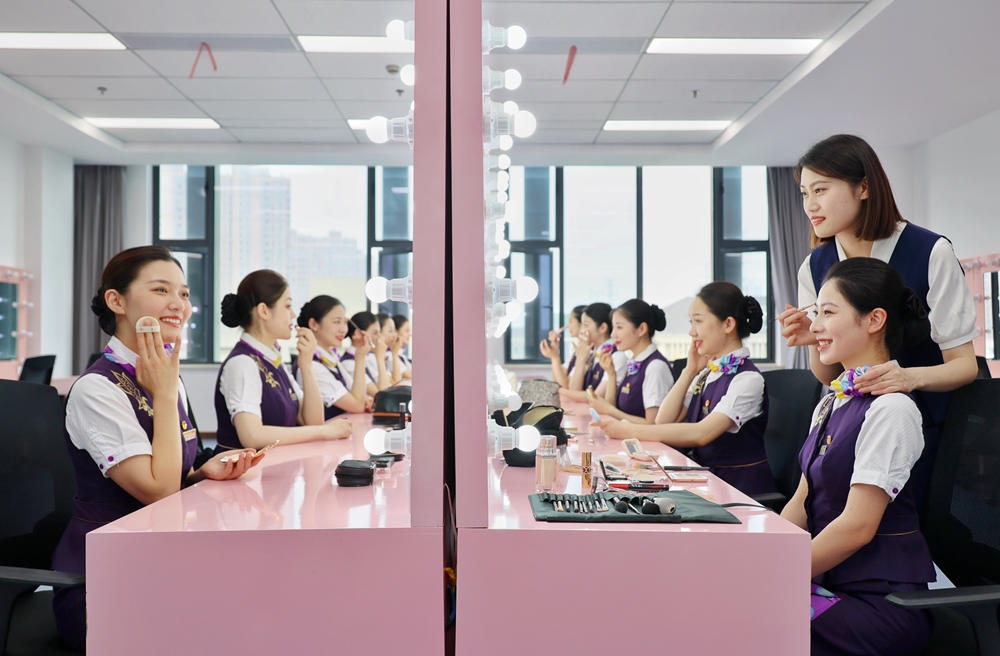 形象妝容塑造。