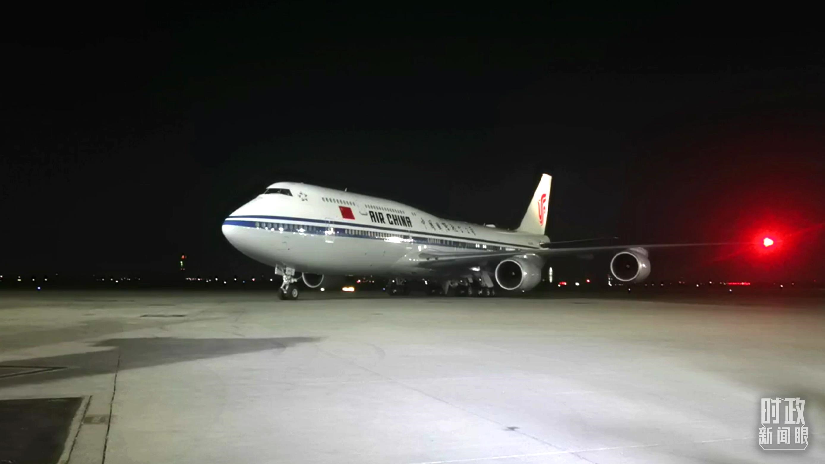 △這是習近平乘坐的專機。（總臺央視記者鐘銳拍攝）