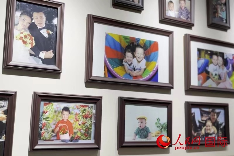 照片墻記錄每個幸福的瞬間。 人民網(wǎng) 皇甫萬里攝