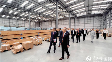 圖為旗艦倉現(xiàn)場。人民網(wǎng) 郭錦標(biāo)攝