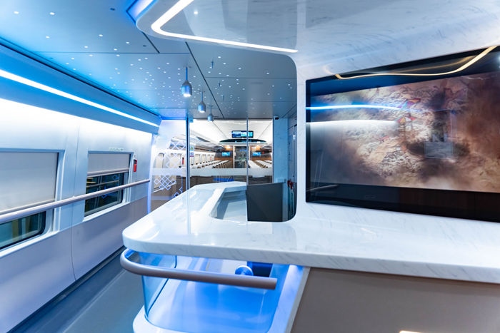 復(fù)興號(hào)亞運(yùn)智能動(dòng)車(chē)組列車(chē)車(chē)廂。上海鐵路局融媒體中心供圖