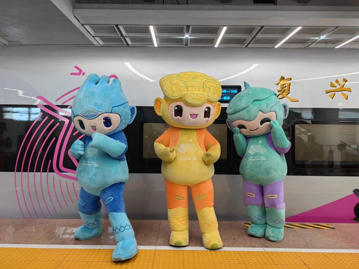 復(fù)興號(hào)亞運(yùn)智能動(dòng)車(chē)組列車(chē)車(chē)廂。上海鐵路局融媒體中心供圖