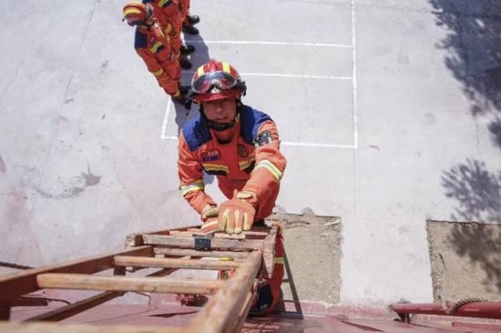 “火焰藍(lán)”張海營:21年追光而行