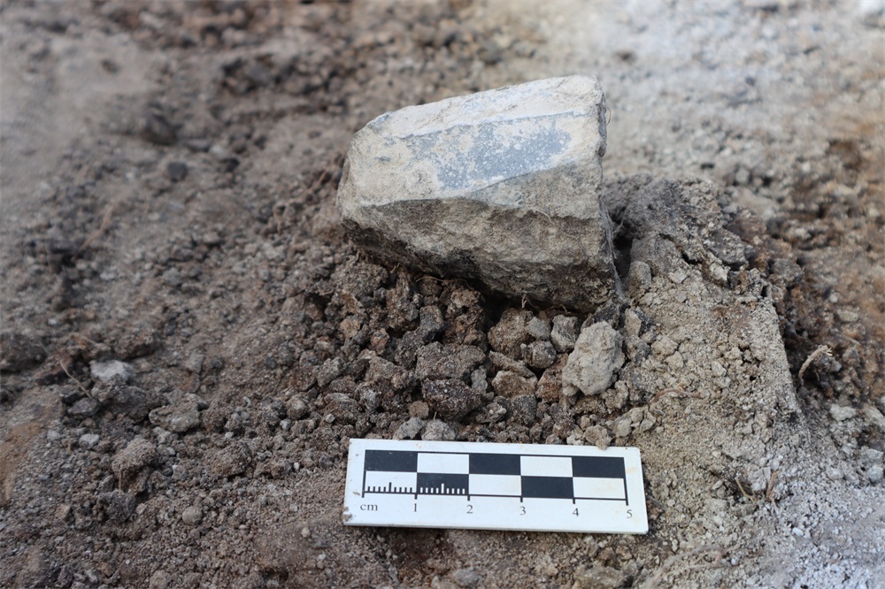 石葉石核出土場(chǎng)景。國家文物局供圖