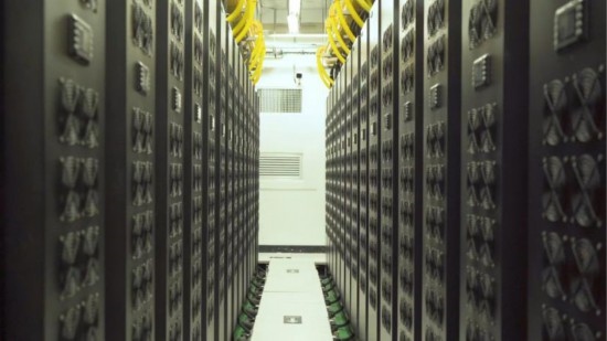 貴安超算中心內(nèi)的機(jī)房。人民網(wǎng) 陽(yáng)茜攝