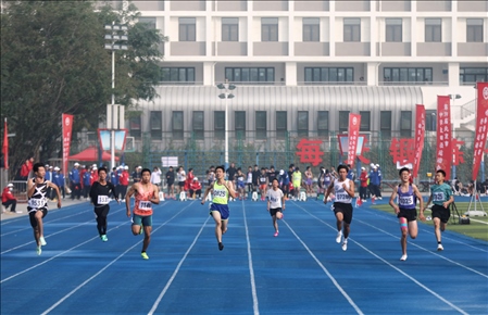 第59屆北京市中學生田徑運動會暨北京學生金奧運動隊田徑運動會。北京市教委供圖