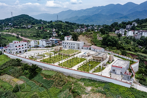 建成后的西沱鎮(zhèn)水廠。受訪者供圖