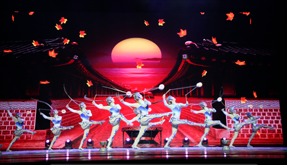 雜技《俏花旦·集體空竹》節(jié)目照。主辦方供圖