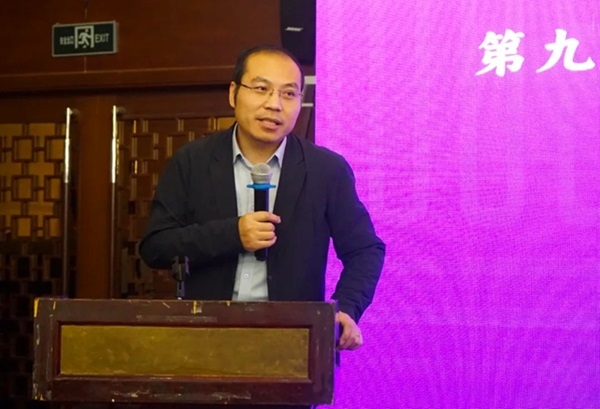 清華大學(xué)社會科學(xué)學(xué)院副院長、政治學(xué)系長聘教授孟天廣在研討會上總結(jié)發(fā)言。主辦方供圖