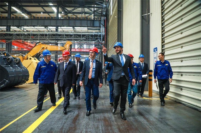 巴西米納斯吉拉斯州州長羅梅烏·澤馬到徐工集團(tuán)考察。徐工集團(tuán)供圖