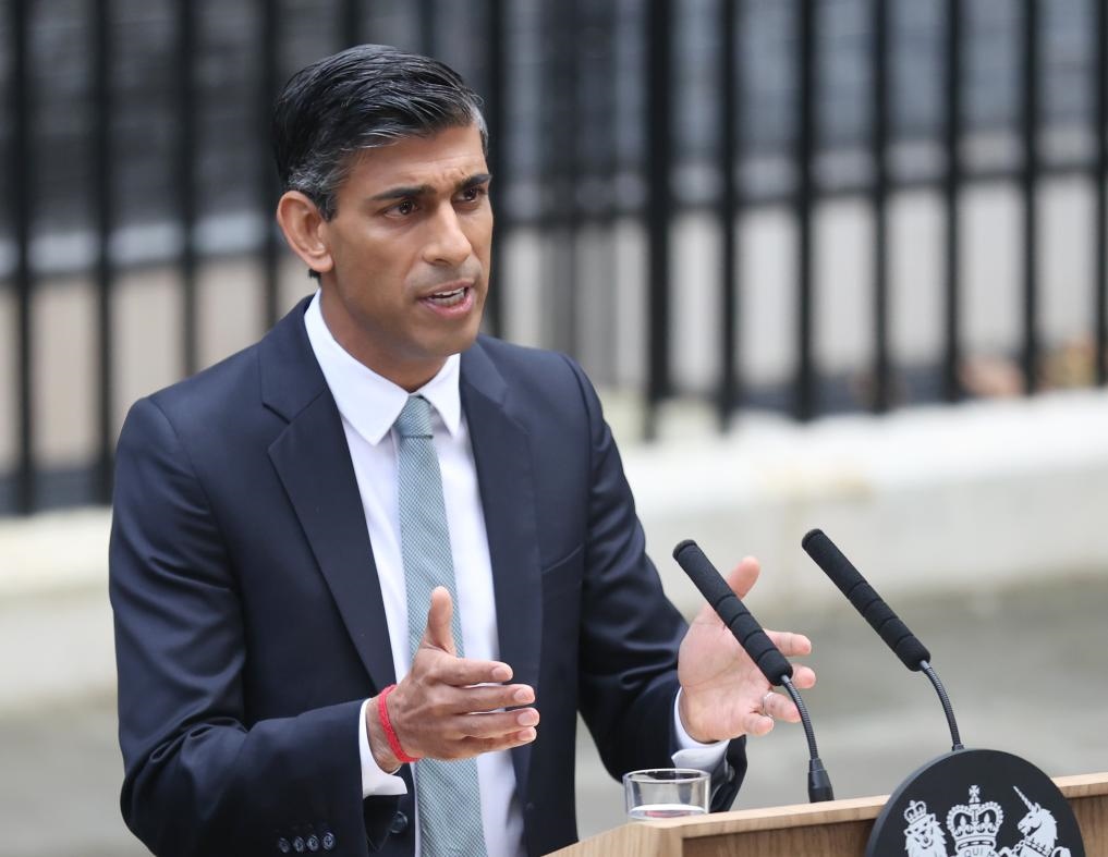 2022年10月25日，里希·蘇納克在英國倫敦唐寧街10號首相府前發(fā)表講話。新華社記者李穎攝