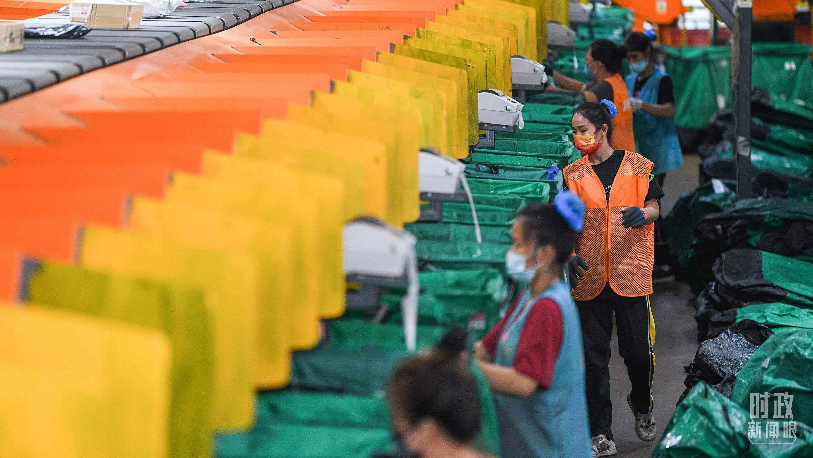 △今年“雙11”當(dāng)天全國(guó)快遞業(yè)務(wù)量達(dá)6.39億件。