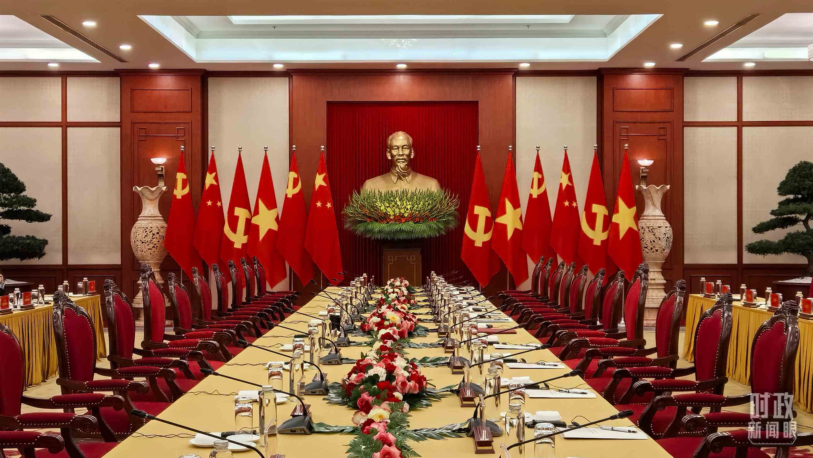 △當(dāng)?shù)貢r(shí)間12月12日下午，習(xí)近平在這里與阮富仲舉行會談，這是會談開始前的場景。（總臺央視記者邢彬拍攝）