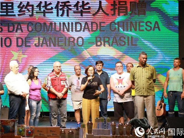 捐贈(zèng)活動(dòng)中方發(fā)起人之一的孫特英女士在捐贈(zèng)活動(dòng)中致辭。人民網(wǎng)記者 陳海琪攝