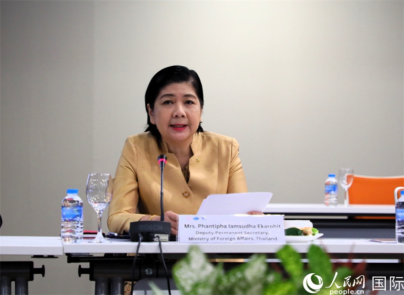 泰國外交部副次長潘提帕作主旨發(fā)言。人民網(wǎng)記者 白元琪攝