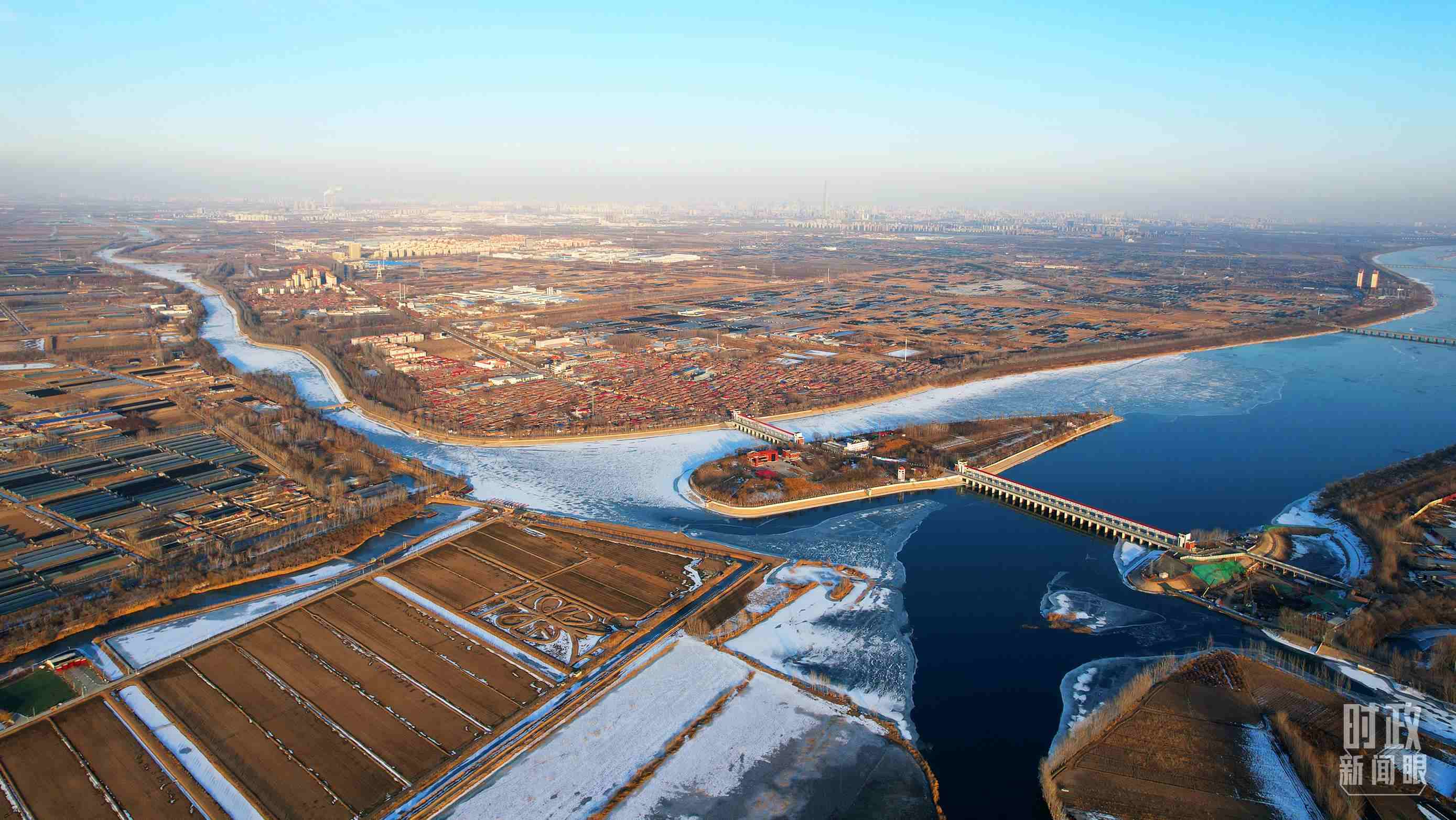 △俯瞰第六埠村。（總臺(tái)央視記者范凱拍攝）