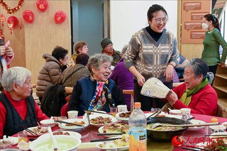 活動準備了抽獎環(huán)節(jié)。人民網記者 葉賓得攝