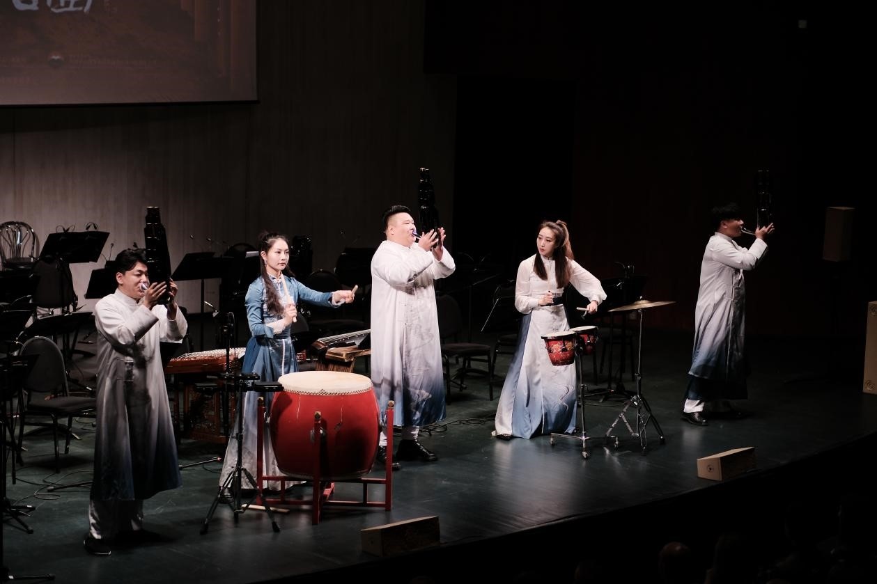 2024“歡樂春節(jié)”新春民族音樂會(huì)演出現(xiàn)場(chǎng)。于子恒攝