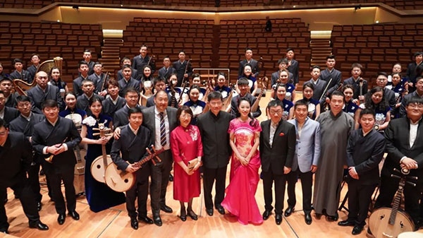 “”天地永樂·中國節(jié)“”音樂會演出人員合影。中國駐德國大使館供圖