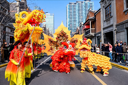 2024年2月10日，上海張園舉辦舞龍舞獅活動(dòng)，為市民和游客獻(xiàn)上一場(chǎng)視覺盛宴。