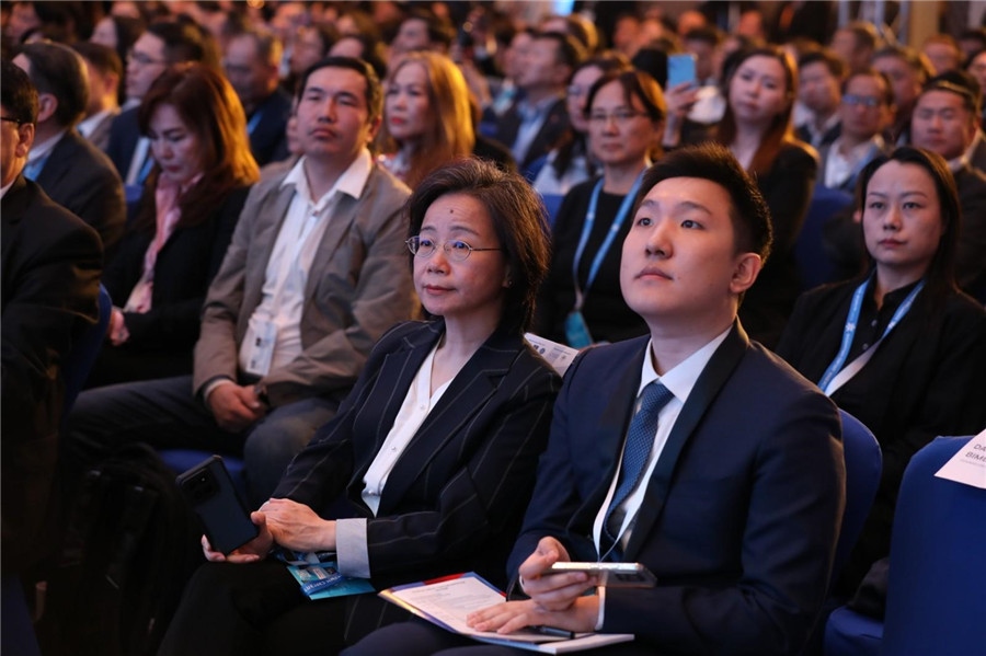 沈敏娟大使出席論壇。蒙政府官網供圖