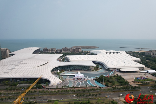 航拍第四屆消博會(huì)主會(huì)場(chǎng)。人民網(wǎng)記者 孟凡盛攝