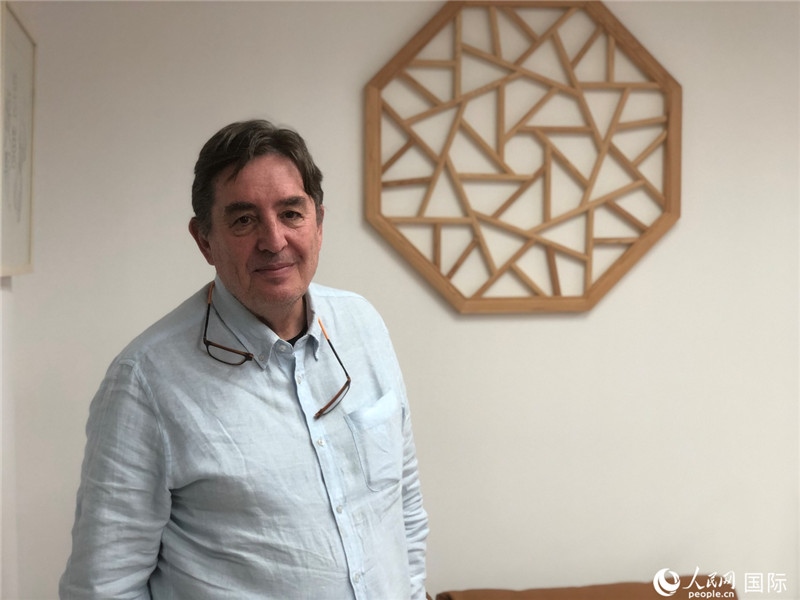 西班牙塞萬提斯學(xué)院院長(zhǎng)路易斯·加西亞·蒙特羅在北京接受人民網(wǎng)專訪 人民網(wǎng)記者 趙 健攝