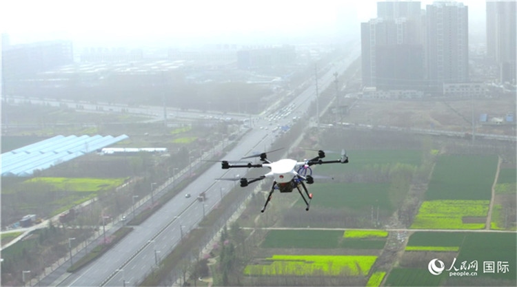 無人機(jī)。人民網(wǎng)記者 劉寧攝