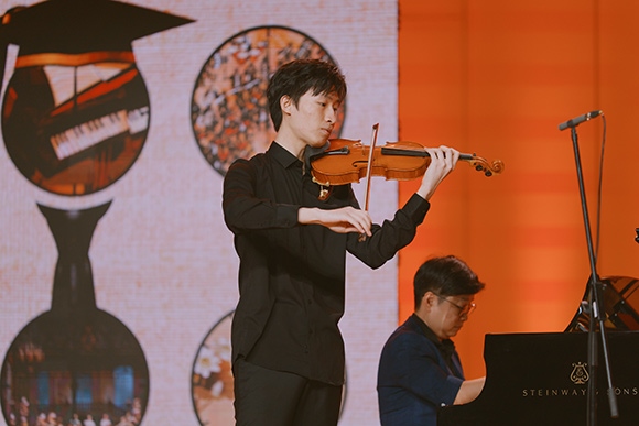 會(huì)議現(xiàn)場(chǎng)。學(xué)校供圖