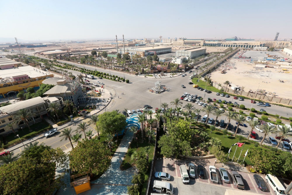 這是2023年8月10日在埃及蘇伊士省拍攝的中?！ぬ┻_(dá)蘇伊士經(jīng)貿(mào)合作區(qū)。新華社記者 隋先凱 攝