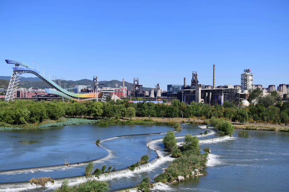 在北京首鋼園附近拍攝的永定河（2022年10月4日攝）。新華社記者 張晨霖 攝
