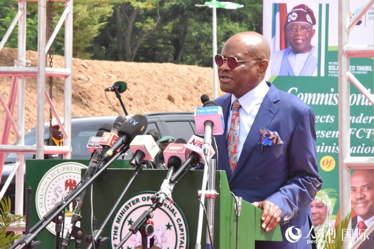 尼日利亞阿布賈首都地區(qū)部部長(zhǎng)威克致辭。人民網(wǎng)記者 姜宣攝