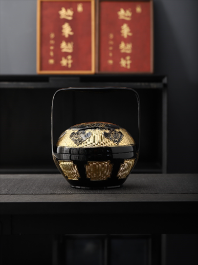 永春漆籃作品《籃犀》。中國美術(shù)館供圖