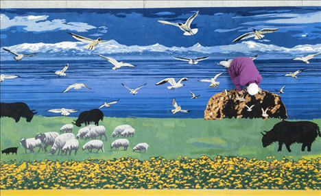 在青海省西寧市圣源地毯集團(tuán)有限公司生產(chǎn)車間，操作工檢查毯面、拔花刺（2023年2月4日攝）。新華社記者 才揚(yáng) 攝