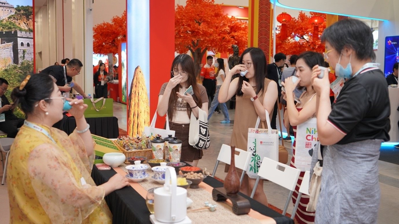 寧夏非遺八寶茶互動(dòng)展示。 吉隆坡中國(guó)文化中心供圖