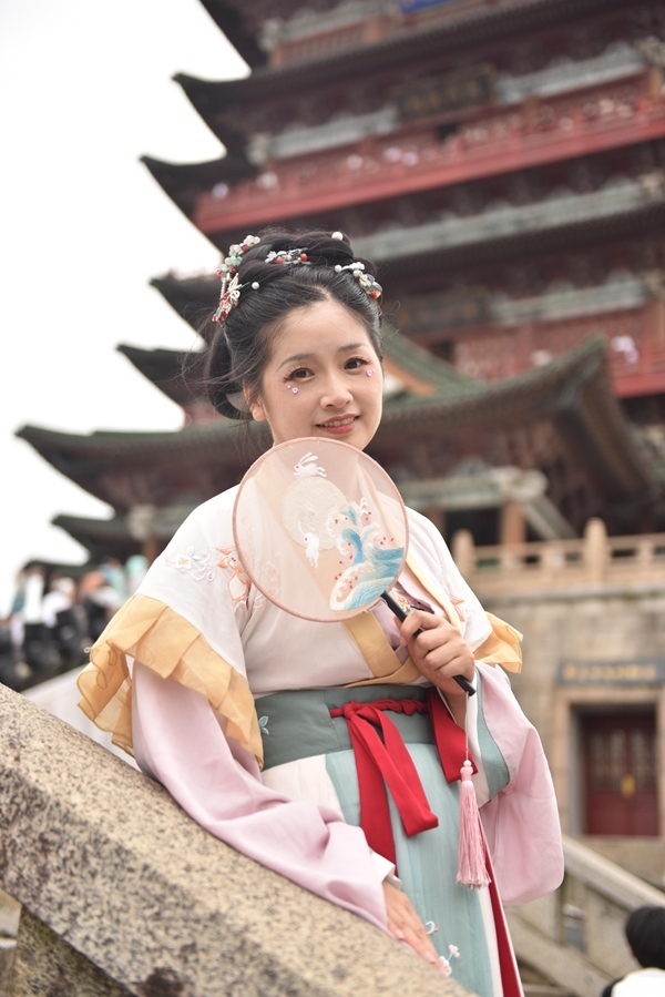 南昌滕王閣“古風(fēng)游”。受訪者供圖