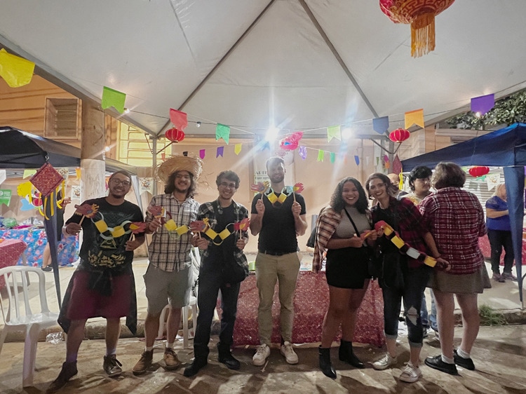 參與者體驗文化碰撞與融合的樂趣。 圣保羅州立大學(xué)孔子學(xué)院供圖