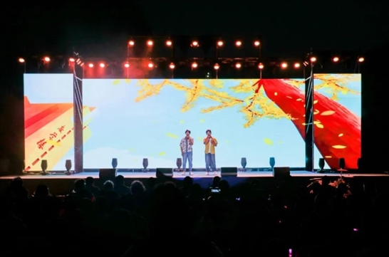 歌曲《啟程》演出現(xiàn)場。供圖：日照職業(yè)技術(shù)學(xué)院