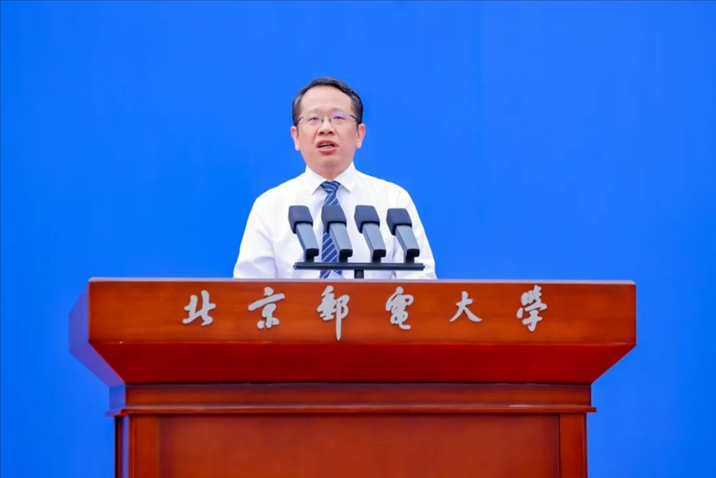 北京郵電大學(xué)校長徐坤發(fā)表講話。校方供圖