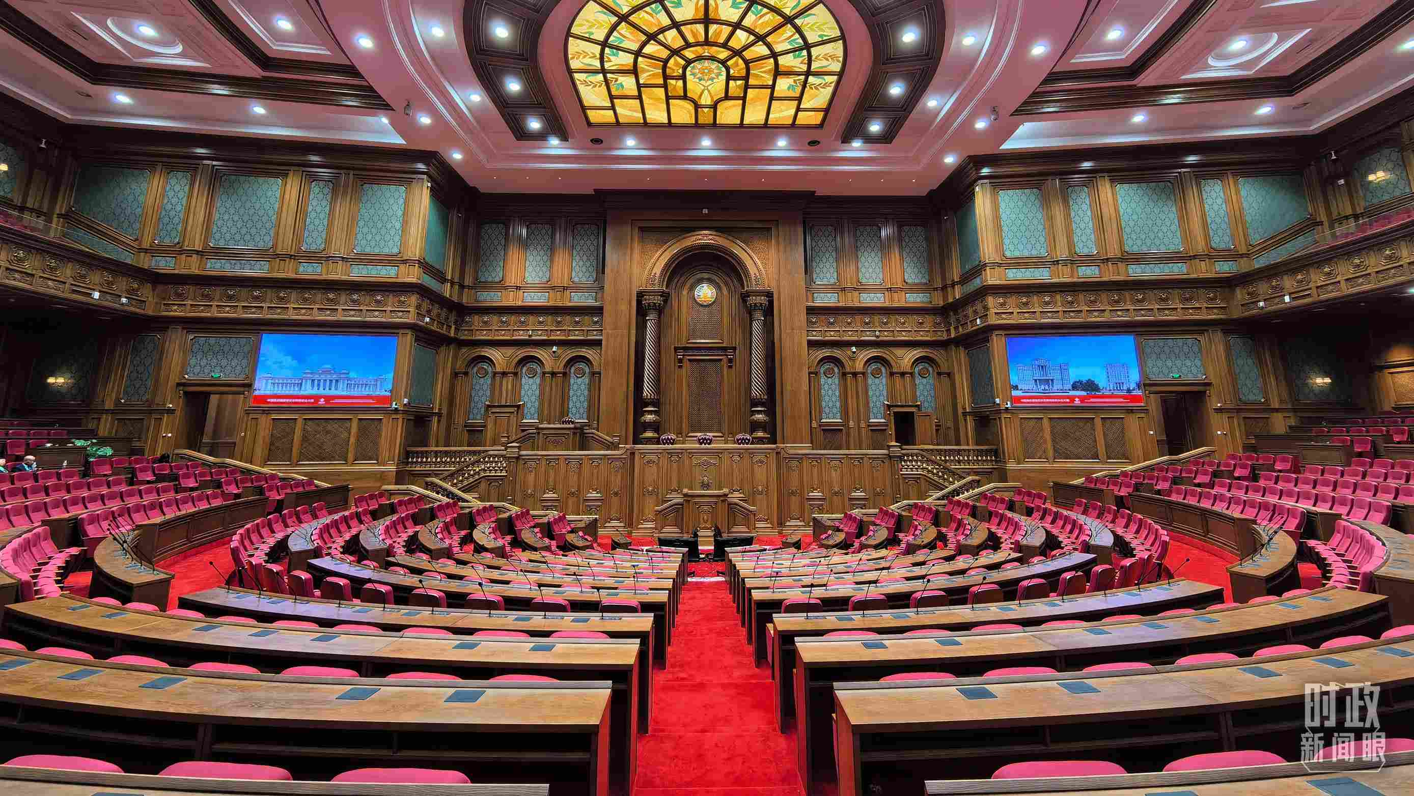 △中方援建塔議會大樓內(nèi)的聯(lián)席議會廳。（總臺央視記者陸泓宇拍攝）