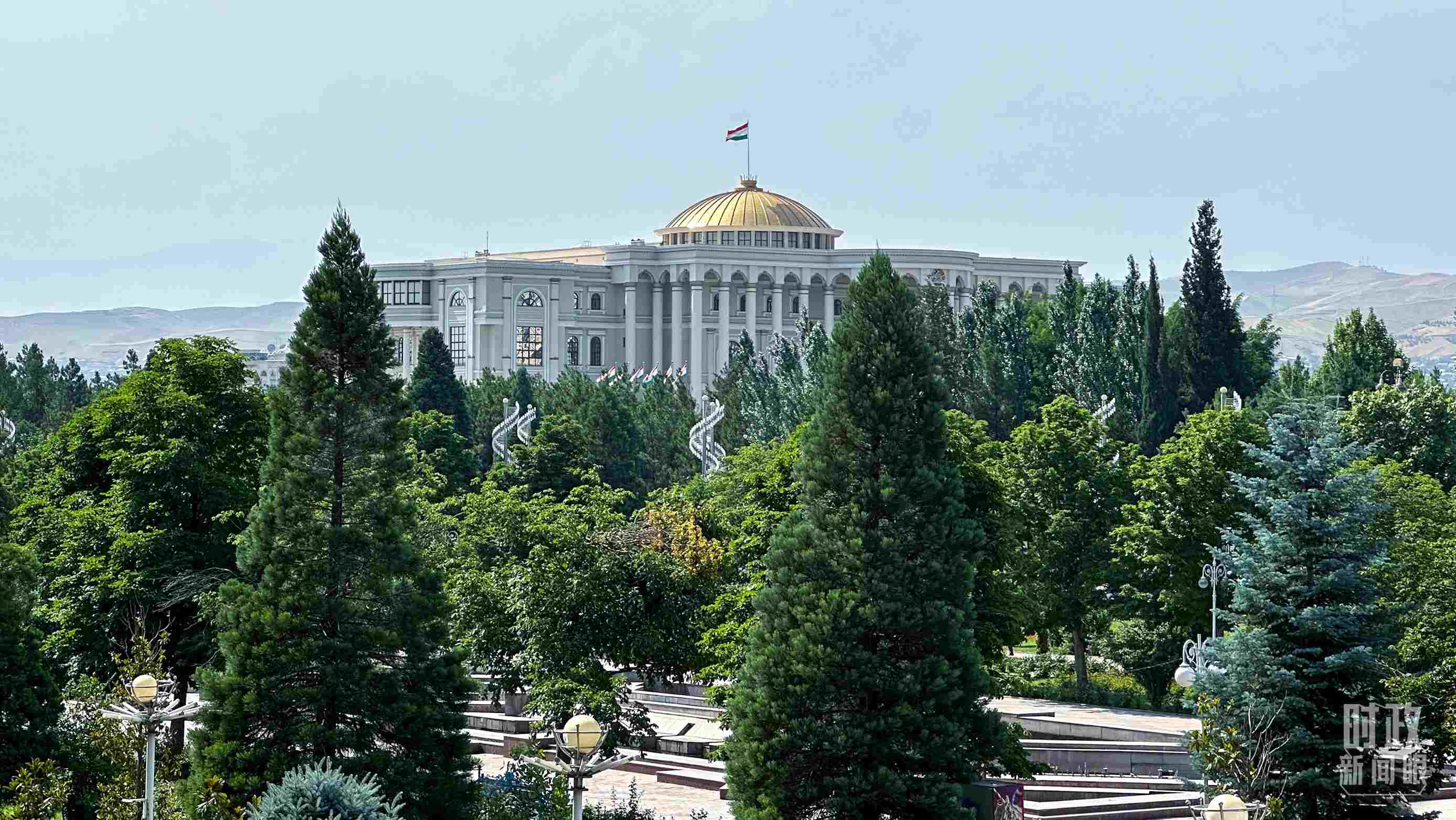 △塔吉克斯坦總統(tǒng)府。（總臺央視記者趙化拍攝）